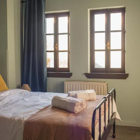 Charis بيت ضيافة 3*