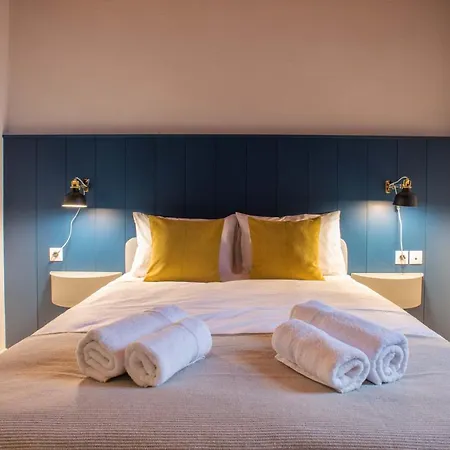 Charis Πανσιόν 3*