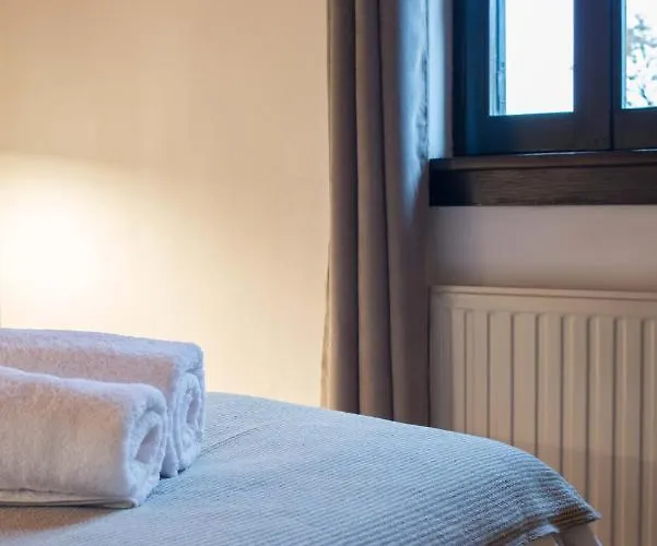 Charis Πανσιόν Μακρινίτσα