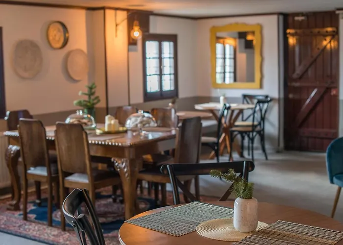 Charis Πανσιόν Μακρινίτσα